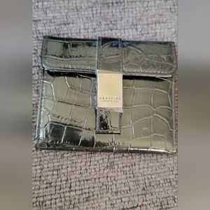 Women's tri wallet